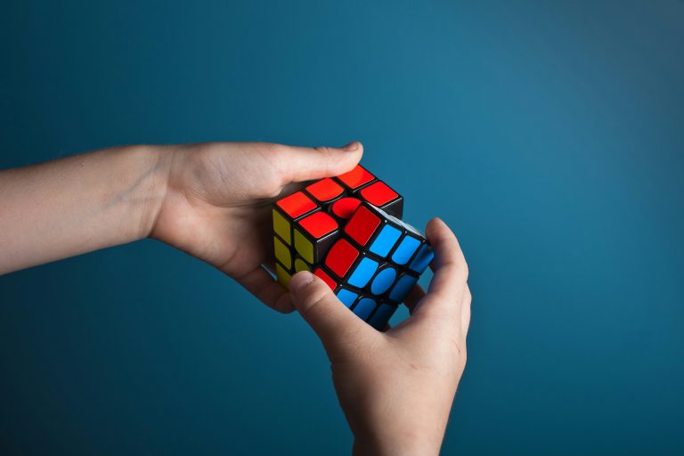 Solution complète pour tous les Rubik&rsquo;s Cubes : du 2x2x2 au 7x7x7