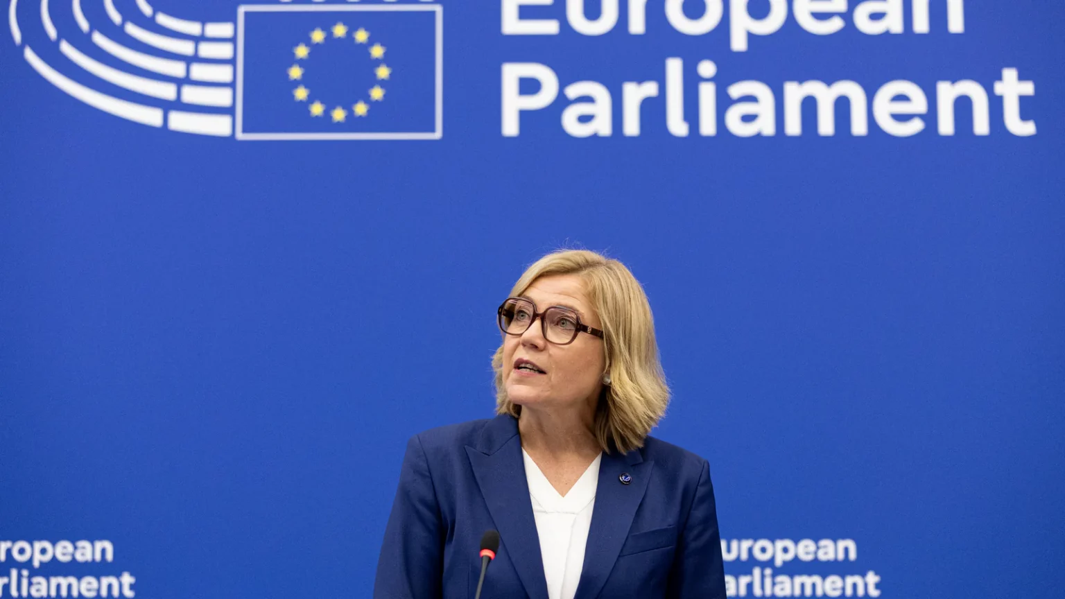 ChatGPT : l’UE le classe moteur de recherche, 159 millions d’usagers Search Henna Virkkunen, vice-présidente exécutive de la Commission européenne, en conférence de presse à Strasbourg.